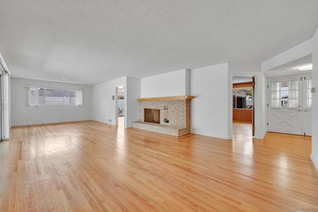 6186 Capri, San Diego CA: https://media.crmls.org/mediaz/1c900be7-eb54-40ff-8d7f-7a80fa74193e.jpg