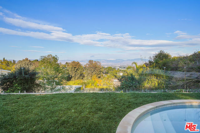 17116 Adlon Road, Encino CA: https://media.crmls.org/mediaz/1c91ac55-6a3b-4ac5-9230-52cf265d5b74.jpg