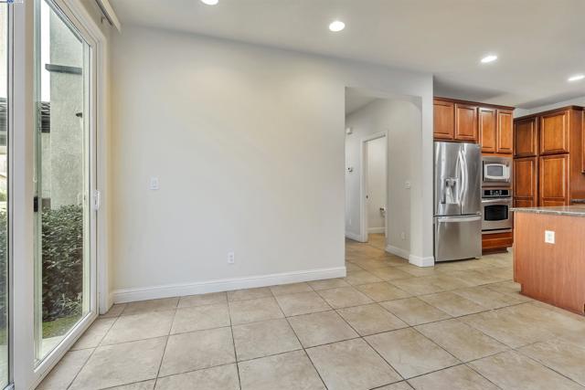 501 Carnaby Rd, Lathrop CA: https://media.crmls.org/mediaz/1c921d9a-d388-423f-a3fa-8606f21ae87d.jpg