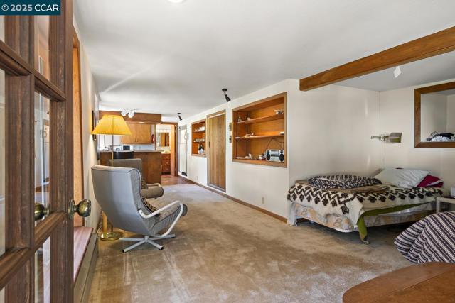 20 La Madronal, Orinda CA: https://media.crmls.org/mediaz/1c92a614-25be-4a9a-ad68-bf37ccfcc7f9.jpg