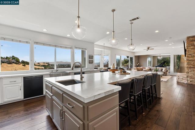 2058 Marazzani Dr, Martinez CA: https://media.crmls.org/mediaz/1c92f23c-0390-4ecd-bf81-9f1721f33cf7.jpg