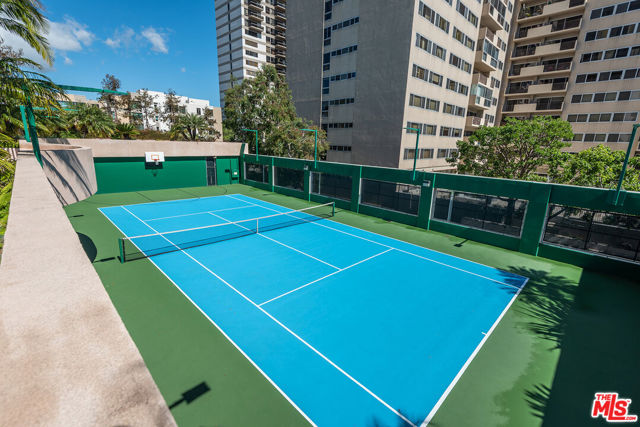 10490 Wilshire Boulevard, Los Angeles CA: https://media.crmls.org/mediaz/1c92fbd1-a9d6-43e7-8d25-c97ce6352e0e.jpg