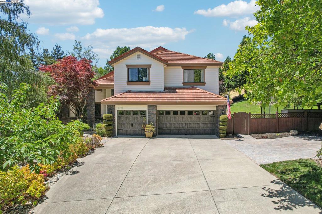 3745 Deer Trail Ct