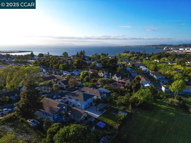 216 Suisun Ave, Rodeo CA: https://media.crmls.org/mediaz/1c94c18f-08d0-4f51-8492-3e22eec24f32.jpg