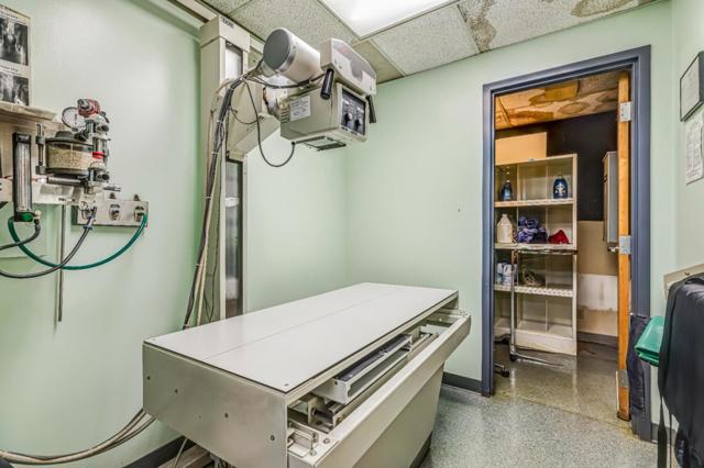 10012 N Foothill Boulevard, Cupertino CA: https://media.crmls.org/mediaz/1c953a20-6f73-44c4-8277-c5e8e0460090.jpg