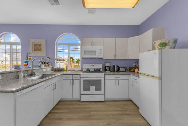 12622 Miracle Hill Road, Desert Hot Springs CA: https://media.crmls.org/mediaz/1c95794c-b616-4c60-bca1-ee8f079aa5cf.jpg