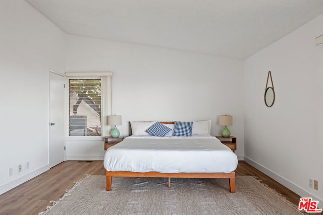 9432 Sierra Mar Place, Los Angeles CA: https://media.crmls.org/mediaz/1c9580ab-3fb5-4689-988c-558d2fbcc39a.jpg