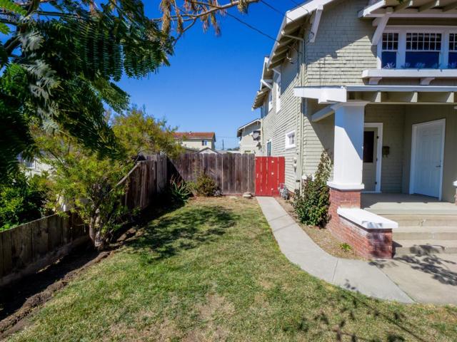 441 Center Street, Watsonville CA: https://media.crmls.org/mediaz/1c95e13c-51da-4898-a493-25a247ef32ef.jpg