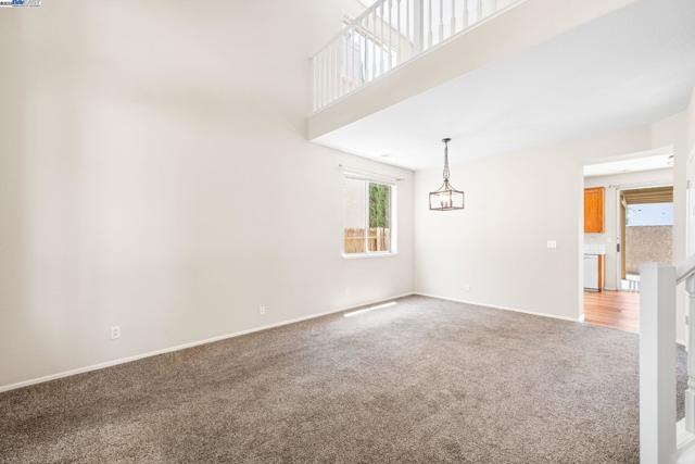 1970 Knollcrest Ln, Tracy CA: https://media.crmls.org/mediaz/1c9661ac-3bf1-475d-b9ad-028d1747fe8e.jpg