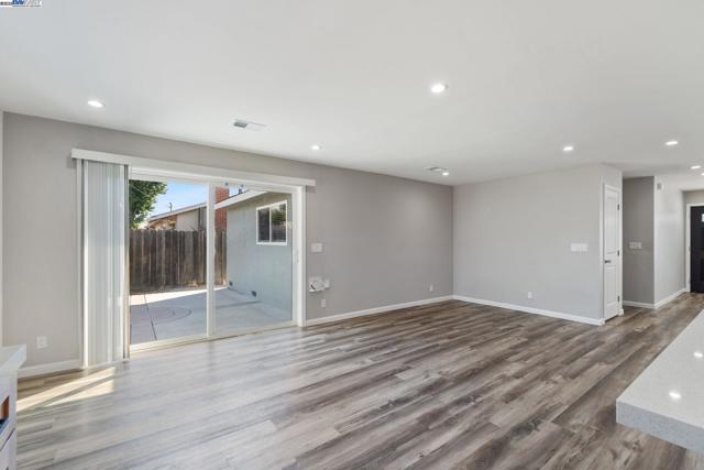 4643 sloan, Fremont CA: https://media.crmls.org/mediaz/1c96e452-73a3-4ce1-aa82-6ad4977fc976.jpg