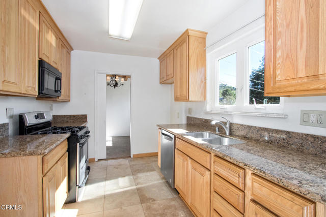 Detail Gallery Image 12 of 33 For 10834 Sevenhills Dr, Los Angeles,  CA 91042 - 3 Beds | 2 Baths