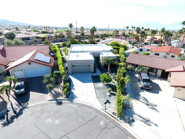 64977 Barnes Court, Desert Hot Springs CA: https://media.crmls.org/mediaz/1c97cb70-e975-4598-8893-e90e214ddc82.jpg