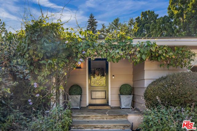 Drew Fenton | 585 Lorna Lane Los Angeles CA | MLS: 7287808