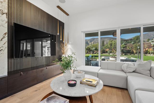 Detail Gallery Image 4 of 72 For 3193 Corte Carlazzo, Chula Vista,  CA 91914 - 4 Beds | 3/1 Baths