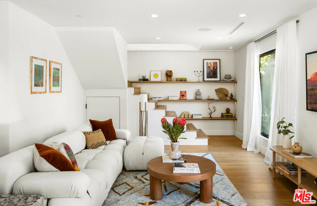 3981 Beethoven Street, Los Angeles CA: https://media.crmls.org/mediaz/1c987207-f95a-4755-b3fb-c53d9e3baa1a.jpg
