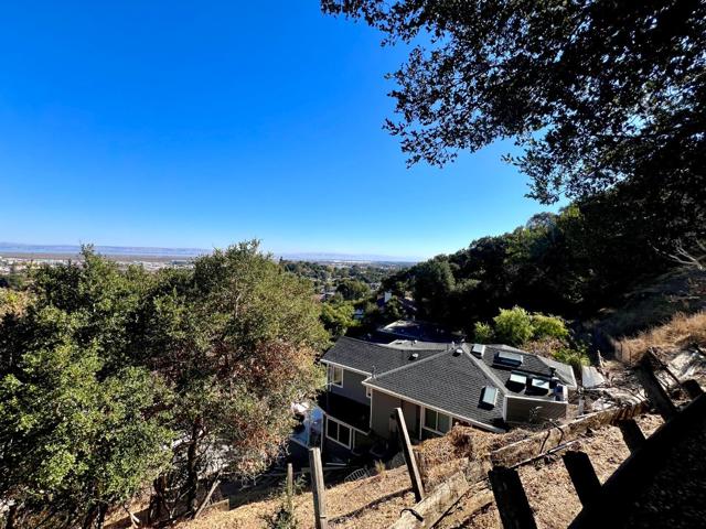 65 Madera Avenue, San Carlos CA: https://media.crmls.org/mediaz/1c9923c7-7b17-4fa0-acb6-ea1444024987.jpg