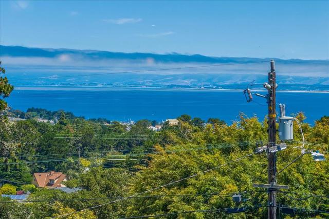 152 Mar Vista Drive, Monterey CA: https://media.crmls.org/mediaz/1c9937e9-b65f-4aee-8a8a-77e4c6af812a.jpg