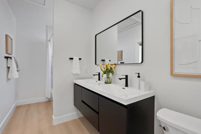 209 Bayswater Avenue, Burlingame CA: https://media.crmls.org/mediaz/1c99c3aa-6548-42b0-be5b-d94e1466f6de.jpg