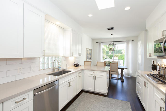 48225 Via Solana, La Quinta CA: https://media.crmls.org/mediaz/1c99e685-d6f3-44ab-863a-02bc583b48cd.jpg