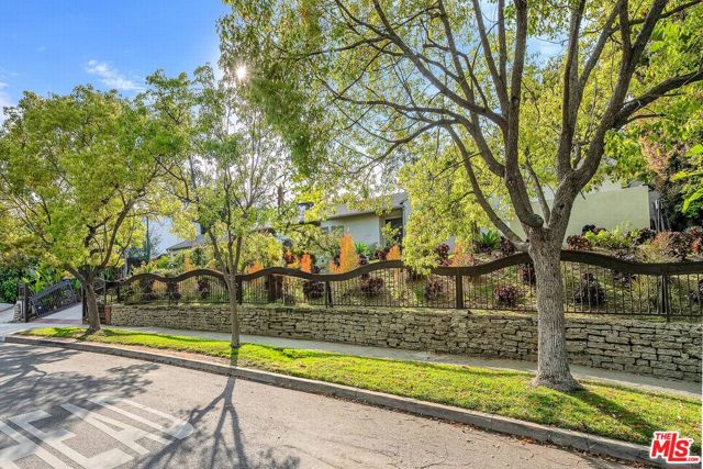 10321 Rochester Avenue, Los Angeles CA: https://media.crmls.org/mediaz/1c9a31f0-8d5e-40b3-93cc-40968fc54386.jpg