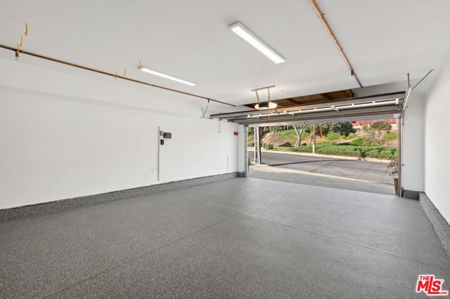 541 Homer Street, Manhattan Beach CA: https://media.crmls.org/mediaz/1c9a8312-a18a-4279-b95c-206658e755de.jpg
