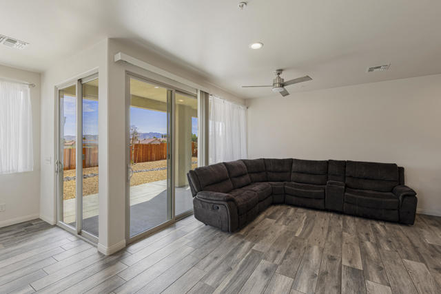 8680 Monument View Drive, Yucca Valley CA: https://media.crmls.org/mediaz/1c9acae5-525d-49d5-a58c-3b2dab8dddc6.jpg