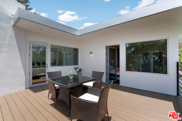 805 Norumbega Drive, Monrovia CA: https://media.crmls.org/mediaz/1c9b0886-8b59-451d-b410-ed39a5e47de0.jpg