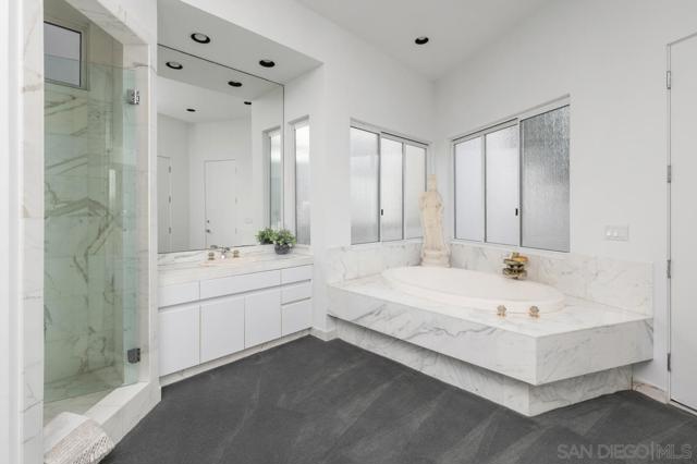 Image 28 of 50 For 25 Green Turtle Rd