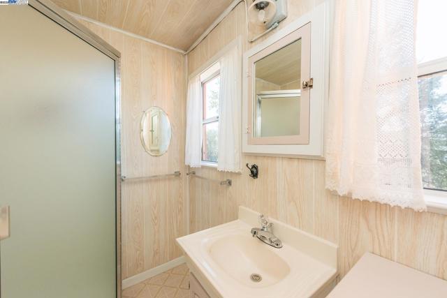 8341 East Side Rd, Trinity Center CA: https://media.crmls.org/mediaz/1c9bf061-fefd-4fba-854b-7a7a7b6a76e2.jpg