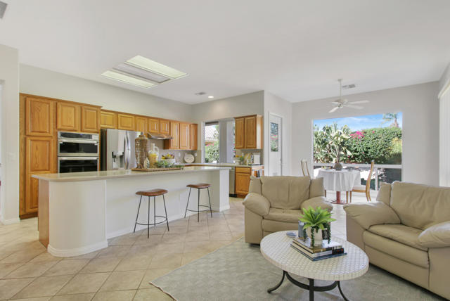 35925 Rosemont Drive, Palm Desert CA: https://media.crmls.org/mediaz/1c9c2cc9-fe2a-4279-a8d9-971243e7ce1c.jpg