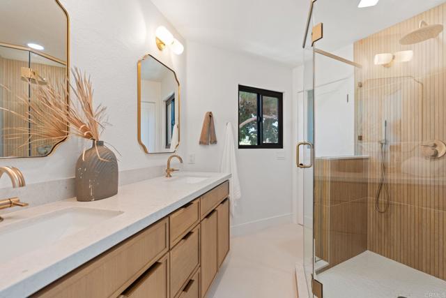 Detail Gallery Image 17 of 43 For 6801 6803 El Fuerte St, Carlsbad,  CA 92009 - 5 Beds | 5/1 Baths