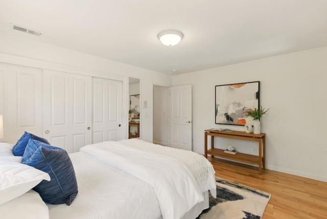 41 Regent Place, Palo Alto CA: https://media.crmls.org/mediaz/1c9ddb66-d77f-42bd-a71b-05480dacb6e2.jpg