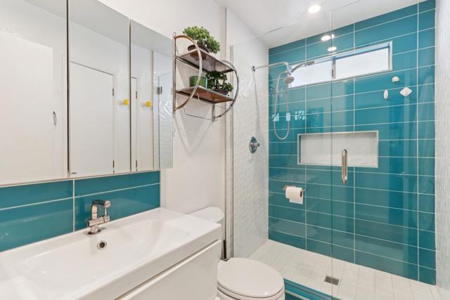 252 Lei Drive, Palm Springs CA: https://media.crmls.org/mediaz/1c9ea64e-b1d8-402b-8f28-15f6fa97f915.jpg