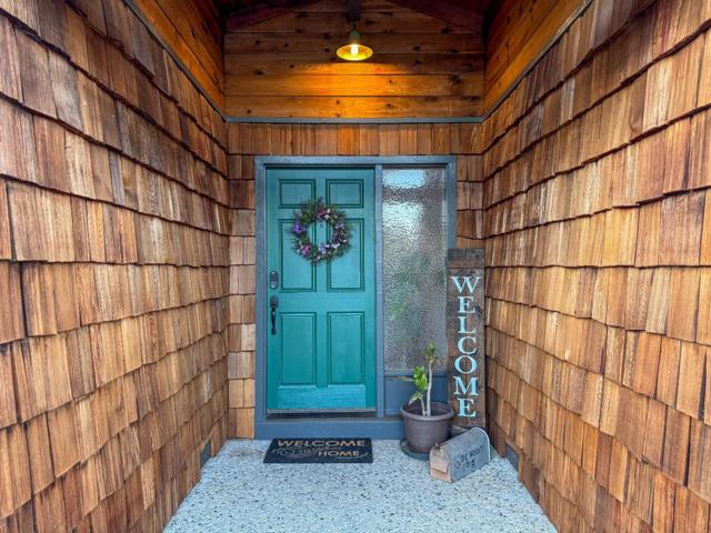 215 Rays Circle, Hollister CA: https://media.crmls.org/mediaz/1c9f7332-9325-4667-95fb-69565ad22c76.jpg