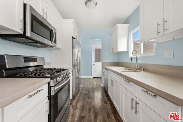 2736 S Cloverdale Avenue, Los Angeles CA: https://media.crmls.org/mediaz/1c9fee47-b05a-4f1a-ac5c-e30ba2123e0c.jpg