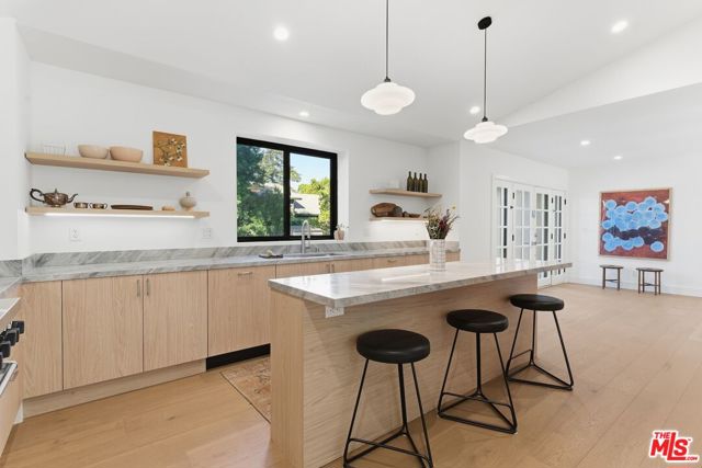 7401 Costello Avenue, Van Nuys CA: https://media.crmls.org/mediaz/1ca04da1-e8b1-41e9-9ebf-0669b3eb8915.jpg