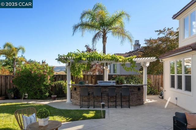 9662 Velvet Leaf Cir, San Ramon CA: https://media.crmls.org/mediaz/1ca08b12-a2fa-4c12-9901-c7b821e7719f.jpg