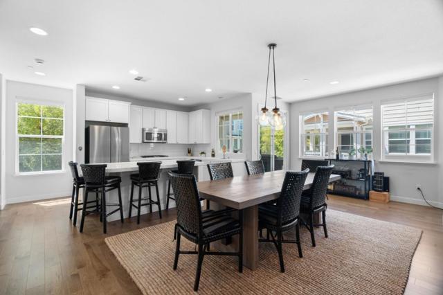 641 Turnbuckle Drive, Redwood City CA: https://media.crmls.org/mediaz/1ca0dc00-d2b4-46b1-8cce-372d913c5130.jpg