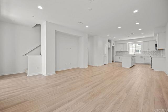 8670 Amherst Street, Santee CA: https://media.crmls.org/mediaz/1ca11c97-296e-49ca-abde-89f0851dcc16.jpg