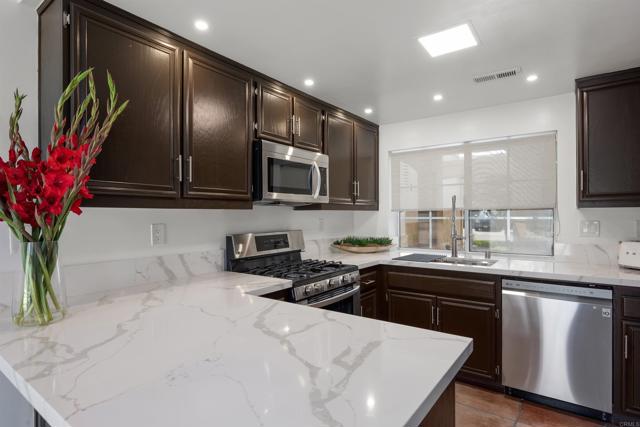 2344 Greenbriar Drive, Chula Vista CA: https://media.crmls.org/mediaz/1ca1decb-6a8b-4977-89f6-a121370a9d7d.jpg