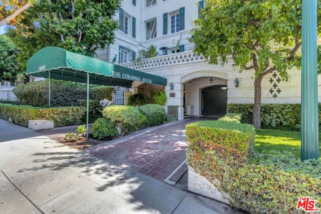 1416 Havenhurst Drive, West Hollywood CA: https://media.crmls.org/mediaz/1ca214fa-40ab-465d-9ebe-3ed0af4e50e7.jpg
