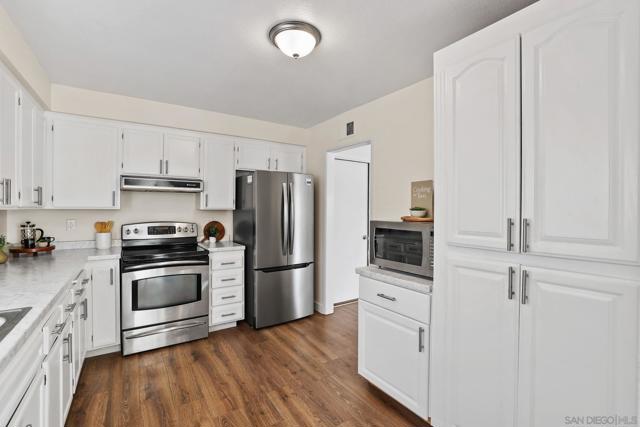 3663 Forest Road, Oceanside CA: https://media.crmls.org/mediaz/1ca2a87e-3685-4be9-97a5-d513a37d5405.jpg