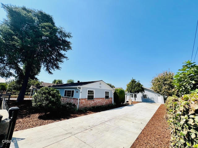 Image 2 of 72 For 7445 Balcom Avenue