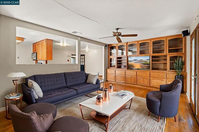 3478 Esperanza Drive, Concord CA: https://media.crmls.org/mediaz/1ca323d1-0d56-4264-b860-c4ea15be0498.jpg