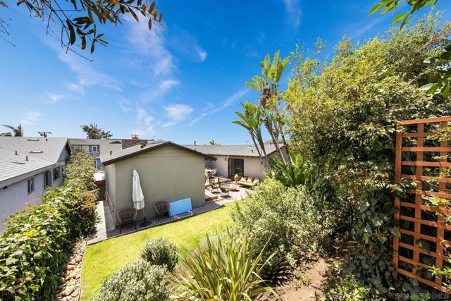 5341 Linda Way, La Jolla CA: https://media.crmls.org/mediaz/1ca4229e-199f-483b-8894-b7d69ff52494.jpg