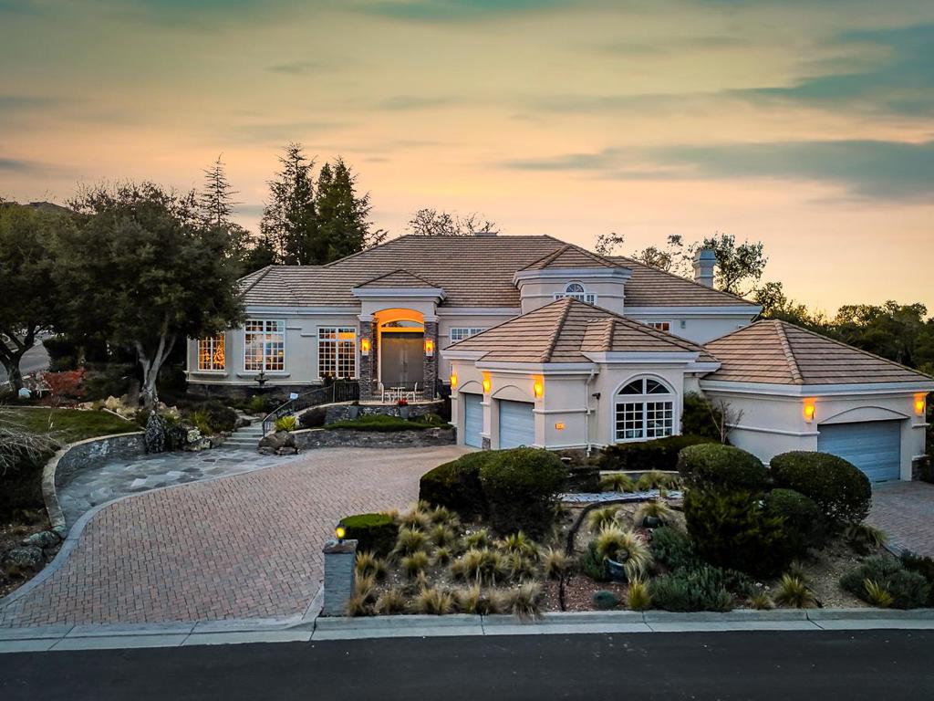 8451 Goldenrod Circle