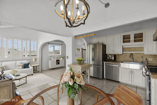 215 Pepper Road, Newbury Park CA: https://media.crmls.org/mediaz/1ca46fd1-0d12-4d3d-98e4-10f301d9e8ea.jpg