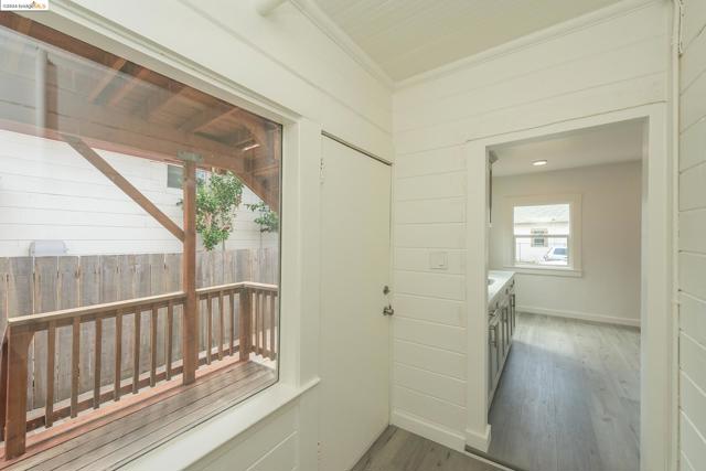 Image 22 of 46 For 707 Aileen St