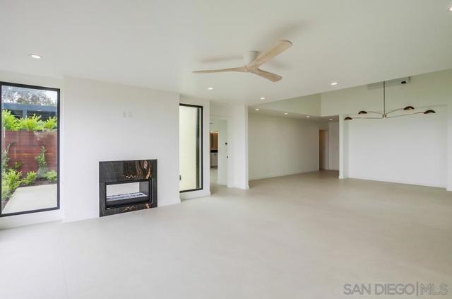 14066 Crest Way, Del Mar CA: https://media.crmls.org/mediaz/1ca513ac-9c63-4baa-be1b-680865b37123.jpg