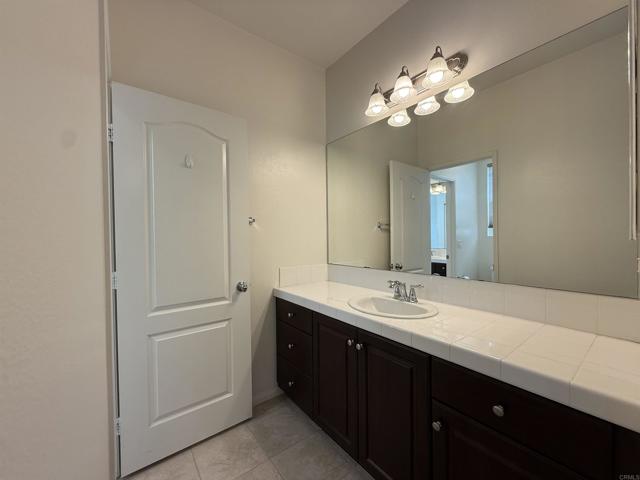 Detail Gallery Image 20 of 40 For 1273 Breakaway Dr, Oceanside,  CA 92057 - 4 Beds | 3/1 Baths